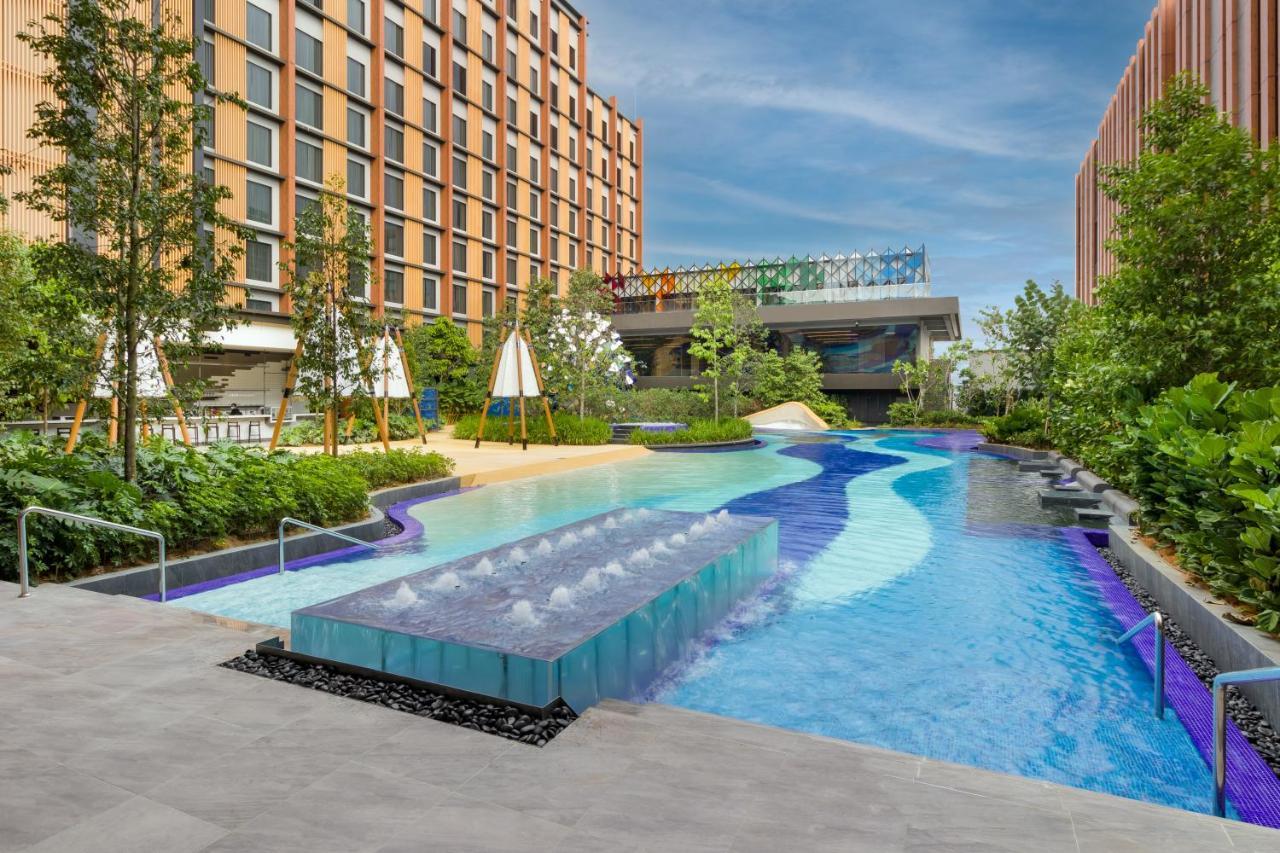 M Resort & Hotel Kuala Lumpur Exterior photo The River