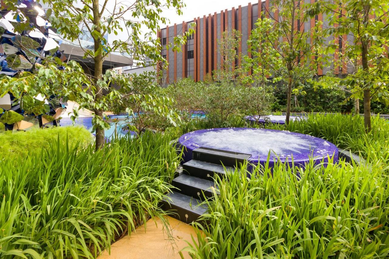 M Resort & Hotel Kuala Lumpur Exterior photo The 2011 Chelsea Flower Show Gold Medal winning garden