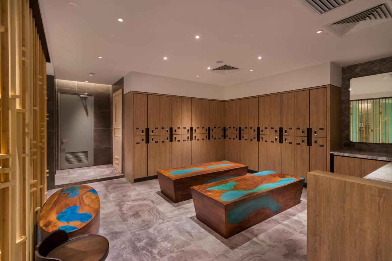 M Resort & Hotel Kuala Lumpur Exterior photo Locker room