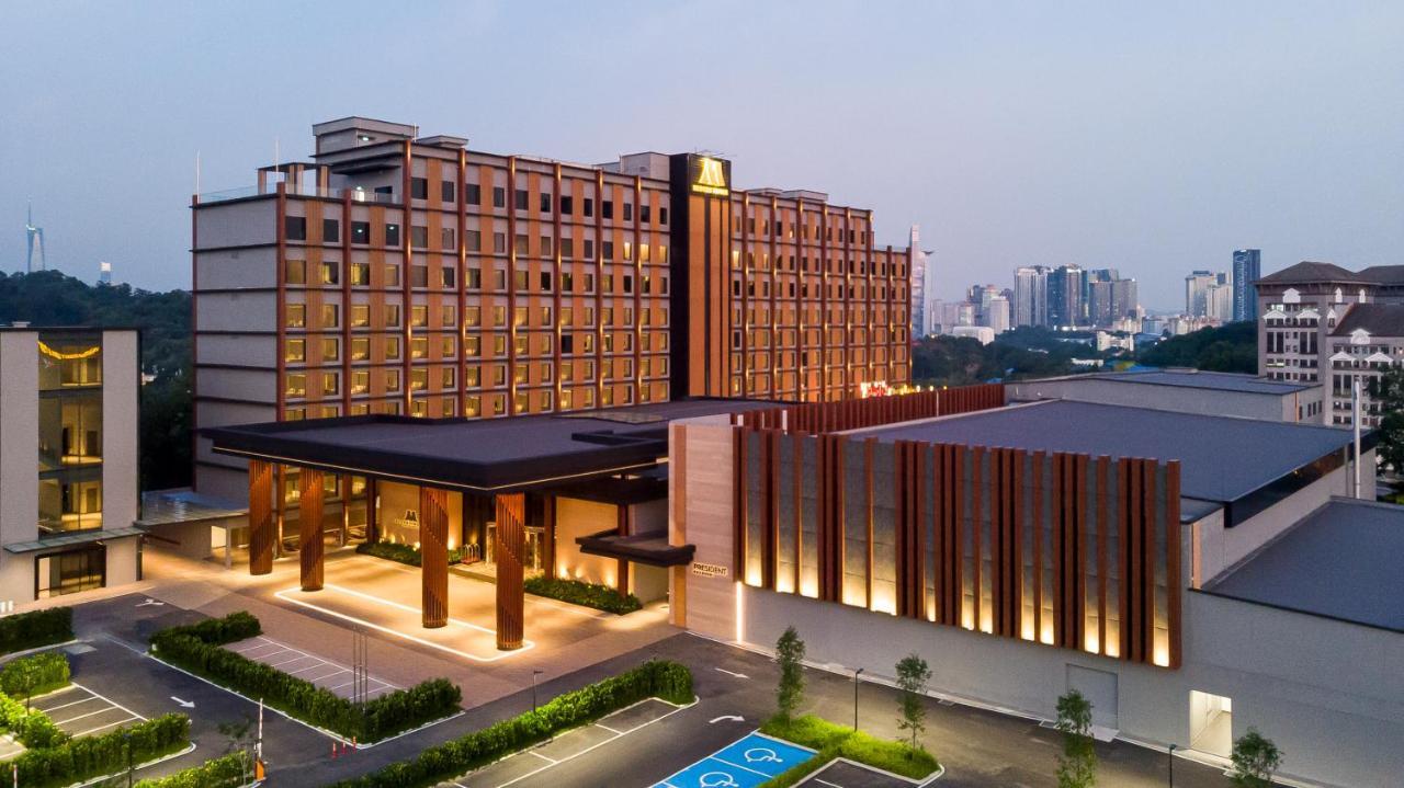 M Resort & Hotel Kuala Lumpur Exterior photo The hotel in 2016