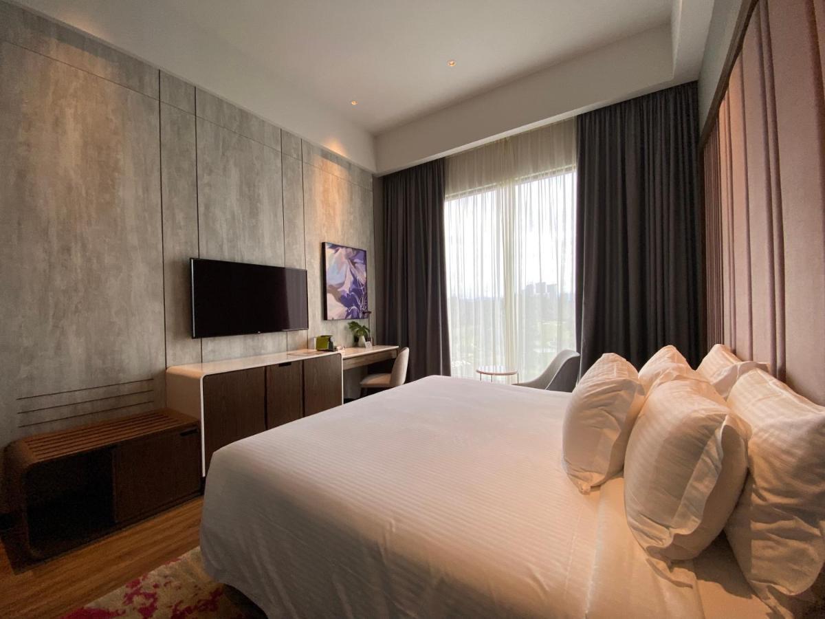 M Resort & Hotel Kuala Lumpur Exterior photo Deluxe Suite