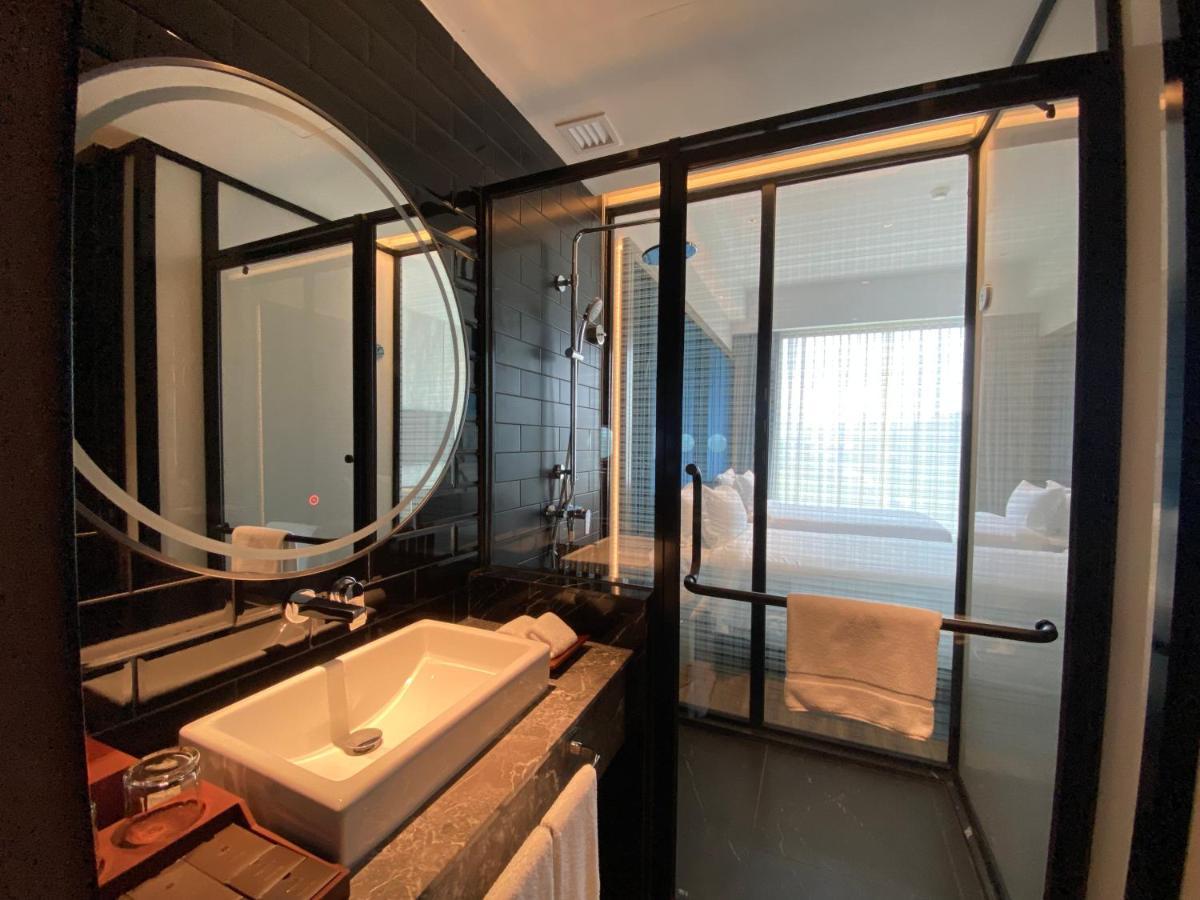 M Resort & Hotel Kuala Lumpur Exterior photo Bathroom of a room at the hotel